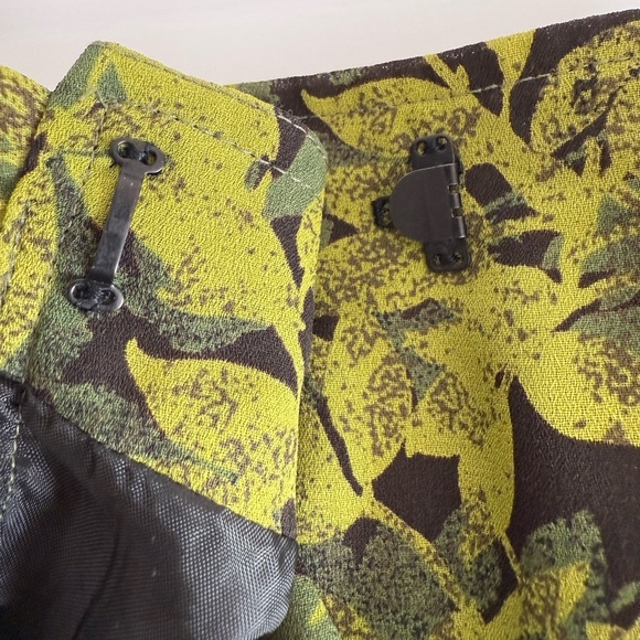 Jones Wear Green and Black Sarong Wrap Skirt - Picture 9 of 11